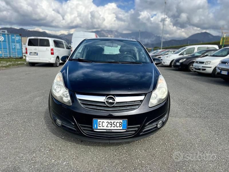 Usata Opel Corsa 2010 Nero Utilitaria