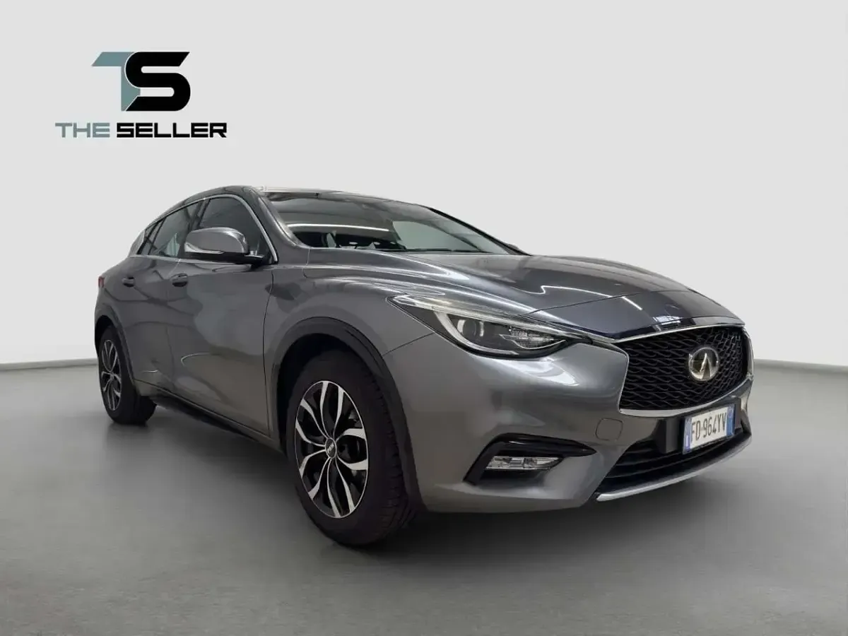 Usata Infiniti Q30 109 CV (80 kW) 2016 Grigio Berlina