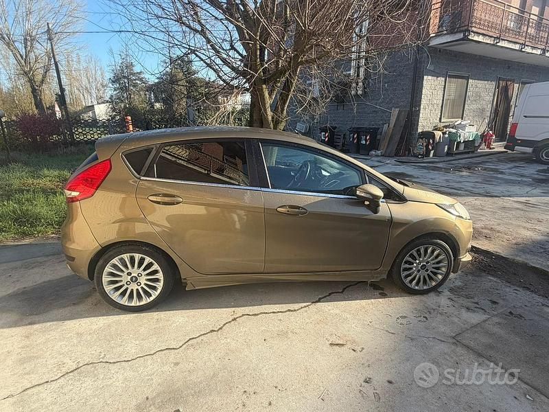 Usata Ford Fiesta 88 CV (64 kW) 2012 Utilitaria
