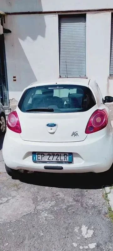 Usata Ford Ka Titanium 69 CV (50 kW) 2013 Bianco Utilitaria