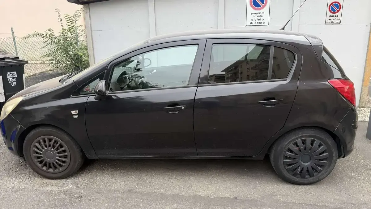 Usata Opel Corsa Club 80 CV (58 kW) 2010 Utilitaria