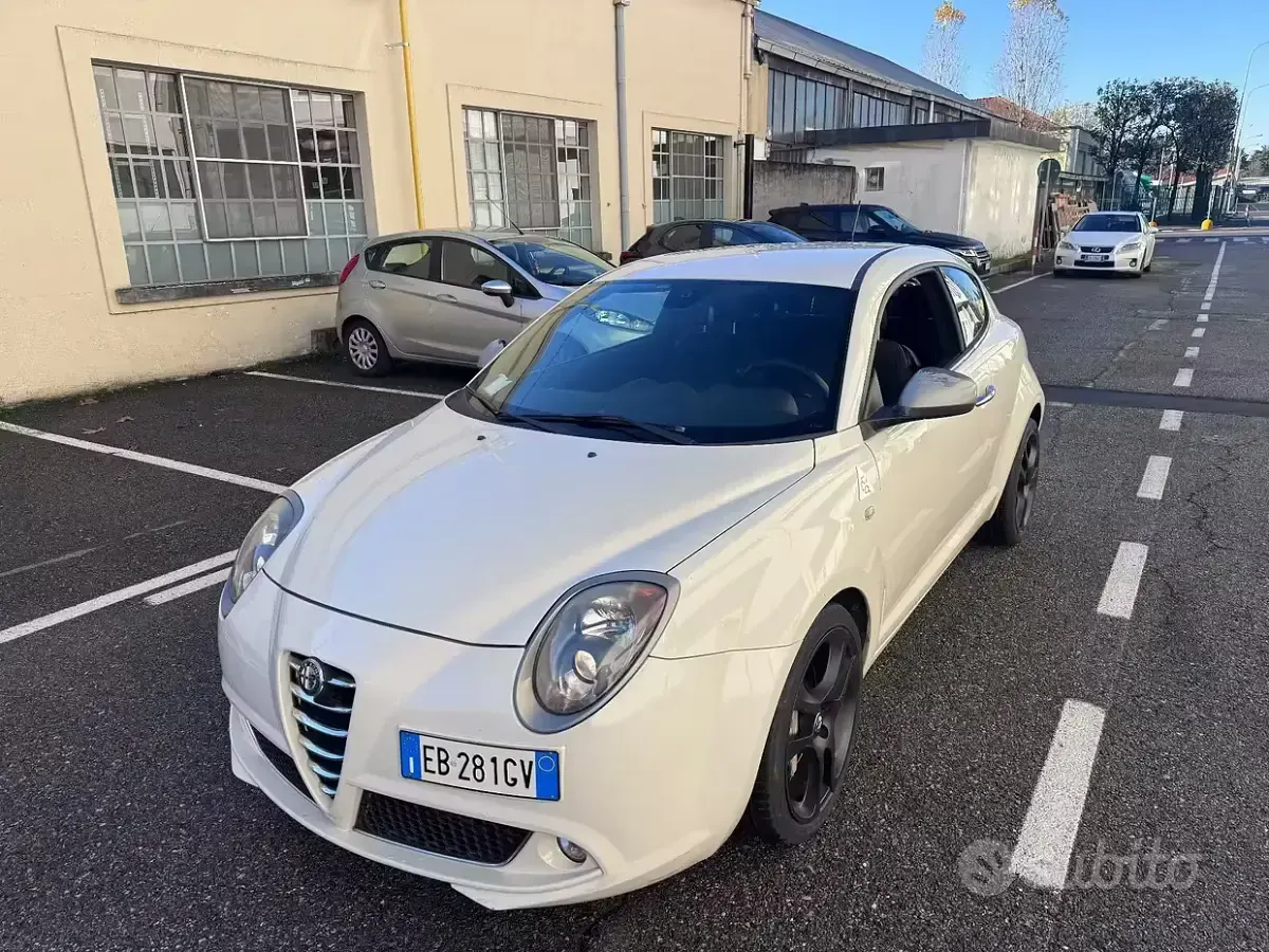 Usata Alfa Romeo MiTo Quadrifoglio Verde 170 CV (125 kW) 2010 Beige Utilitaria