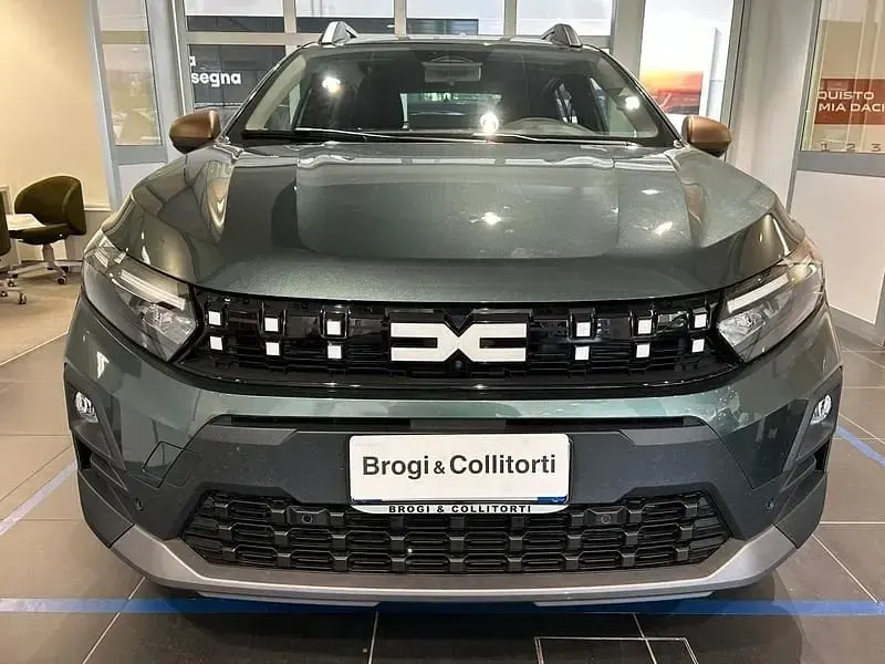 Nuova Dacia Sandero Extreme 122 CV (89 kW) 2026 Verde SUV