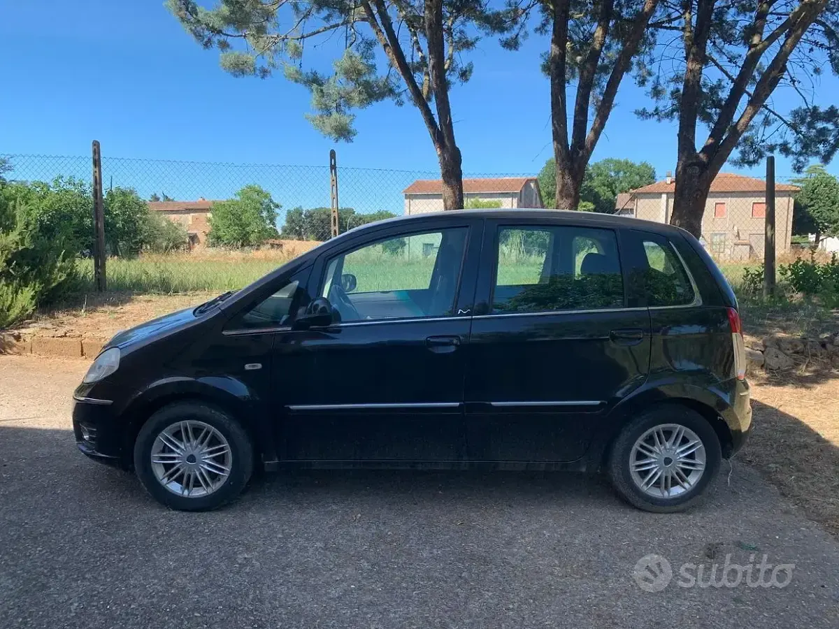 Usata Lancia Musa 90 CV (66 kW) 2010 Nero Monovolume