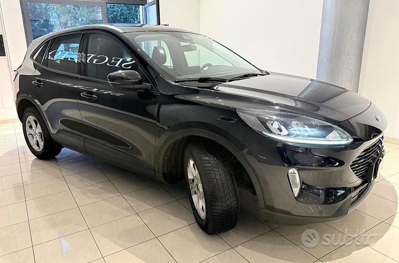 Usado Ford Kuga 120 CV (88 kW) 2021 Negro SUV