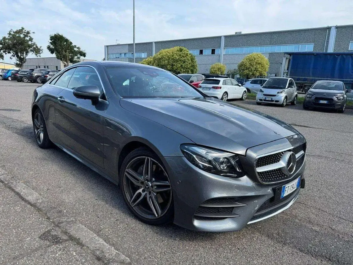 Usata Mercedes E220 Premium Plus 194 CV (142 kW) 2018 Grigio Coupé