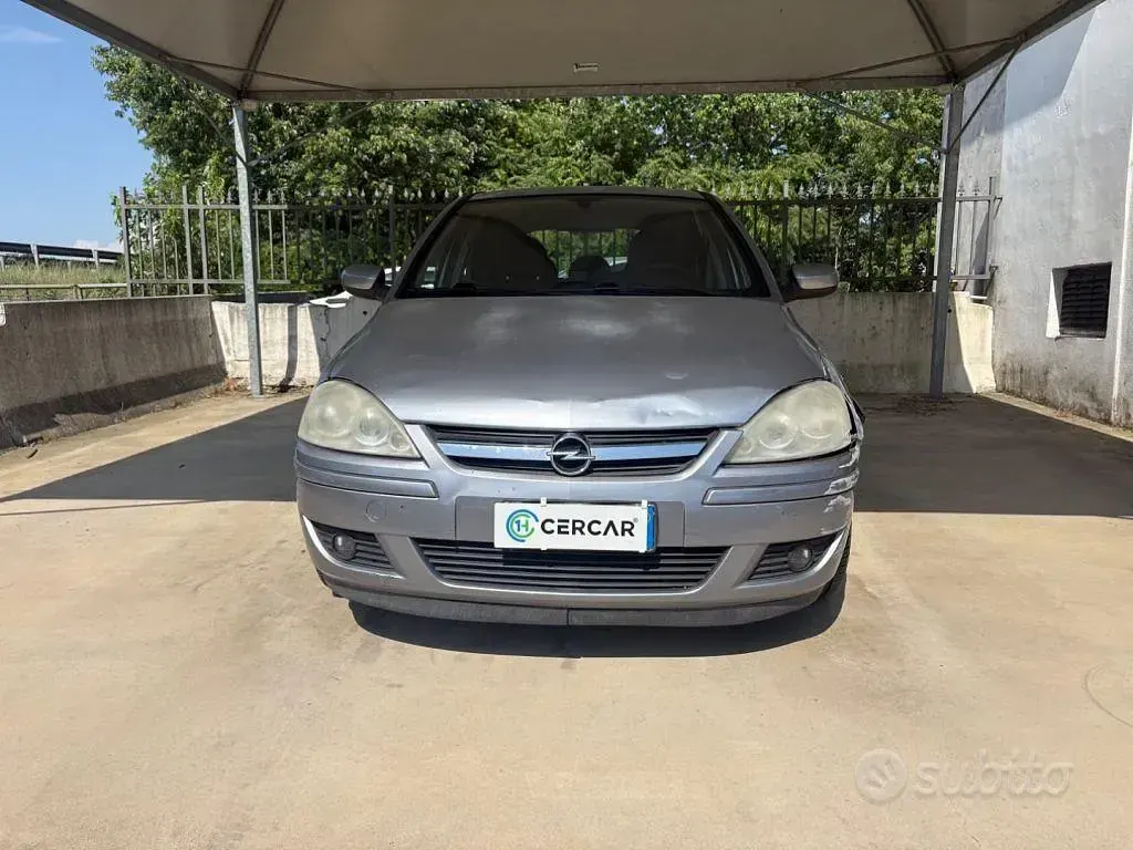 Usata Opel Corsa Enjoy 80 CV (58 kW) 2005 Grigio Utilitaria