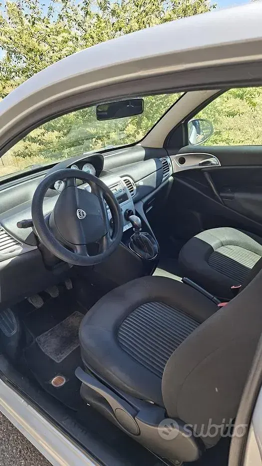 Usata Lancia Ypsilon 60 CV (44 kW) 2010 Utilitaria