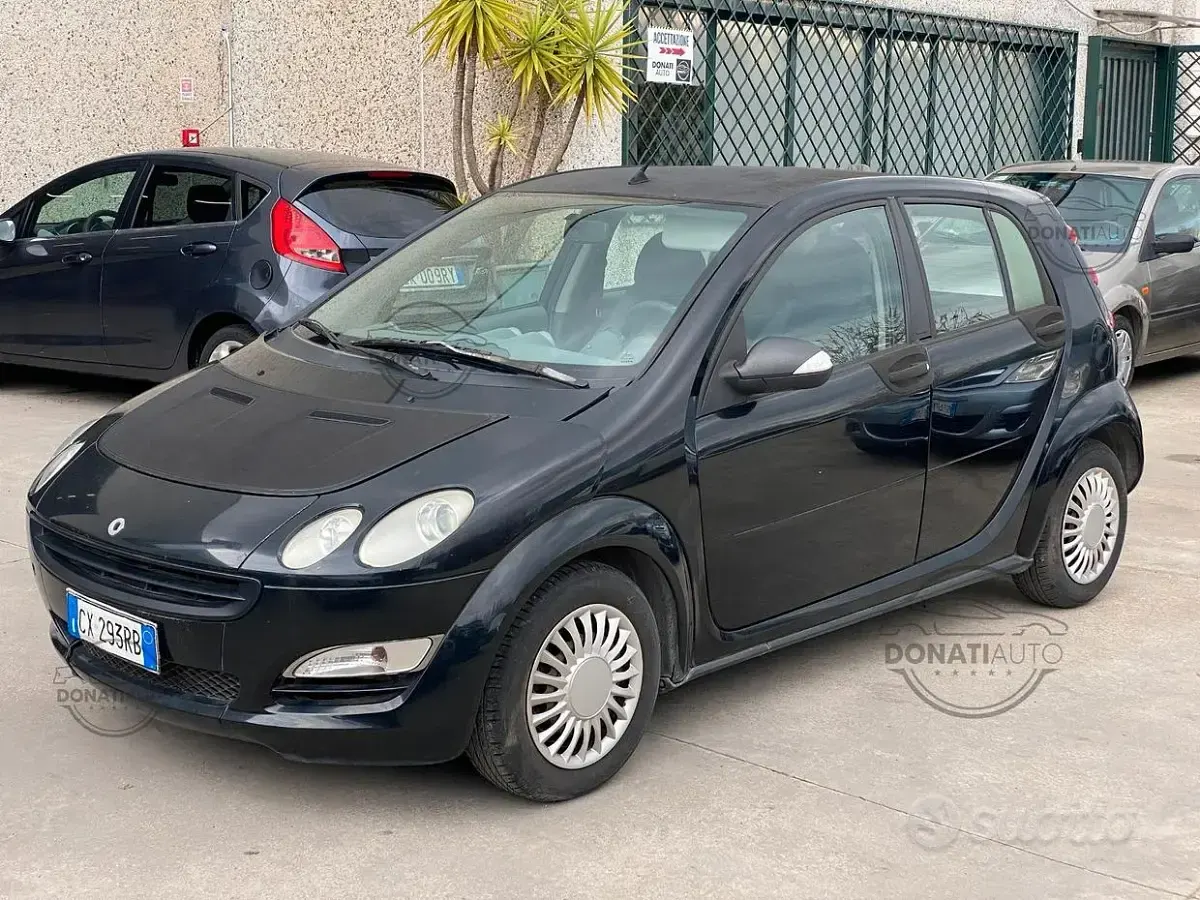 Usata Smart ForFour 68 CV (50 kW) 2005 Nero Utilitaria