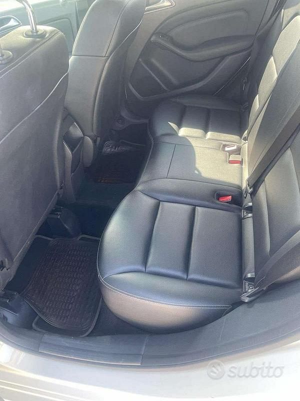 Usata Mercedes B200 156 CV (114 kW) 2018 Bianco Utilitaria