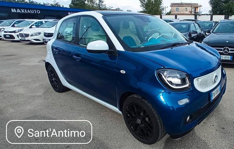 Usata Smart ForFour Proxy 71 CV (52 kW) 2016 Blu Utilitaria