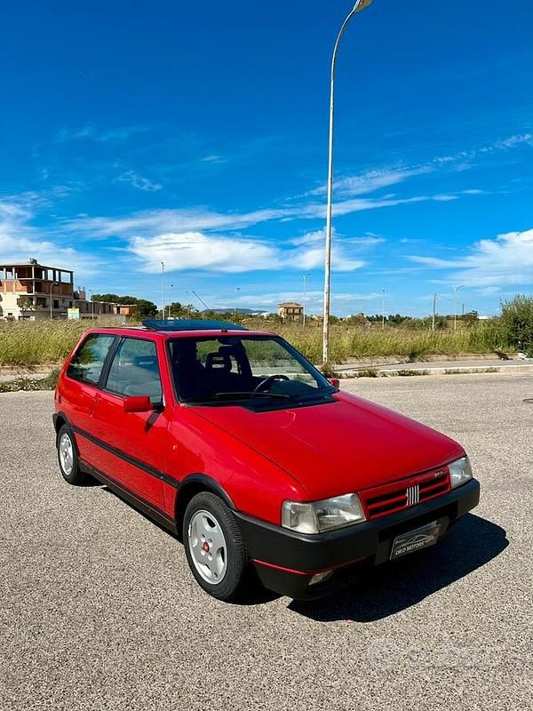 Usata Fiat Uno Racing 116 CV (85 kW) 1992 Rosso Utilitaria