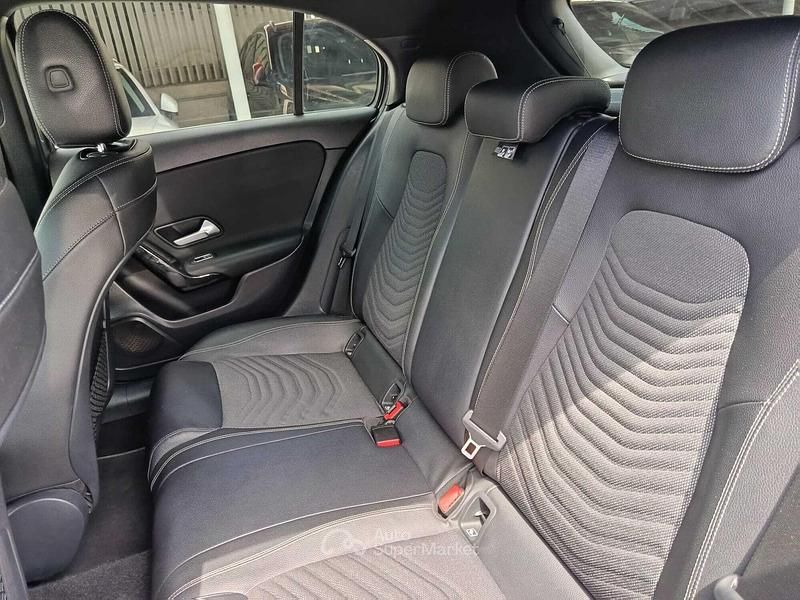 Usata Mercedes A180 Business 116 CV (85 kW) 2019 Gray Berlina