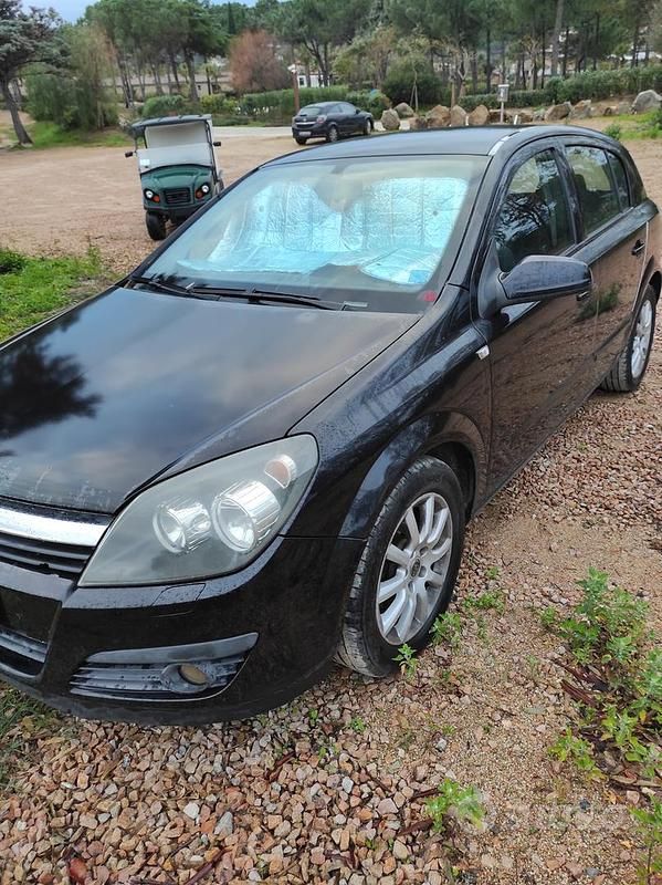 Usata Opel Astra 90 CV (66 kW) 2006 Nero