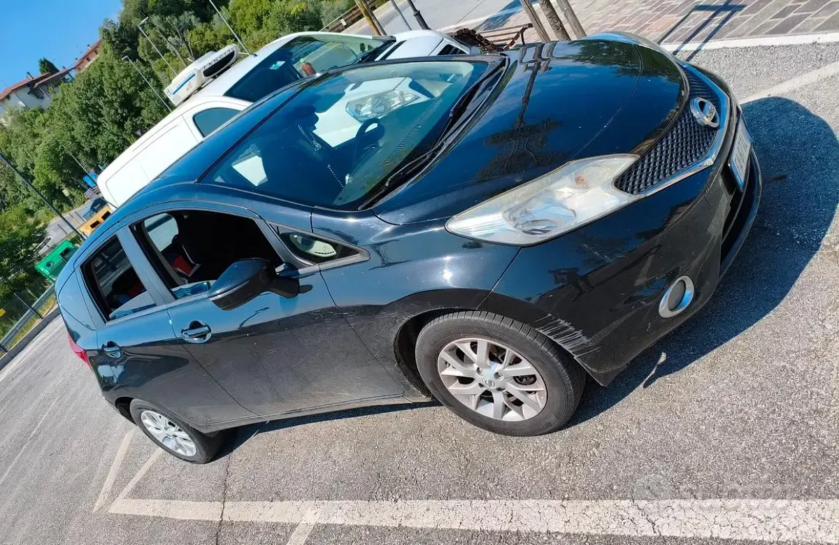Usata Nissan Note 90 CV (66 kW) 2015 Nero Utilitaria