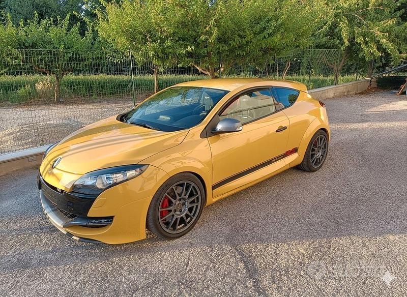 Usata Renault Mégane III R.S. 250 CV (183 kW) 2010 Giallo Coupé