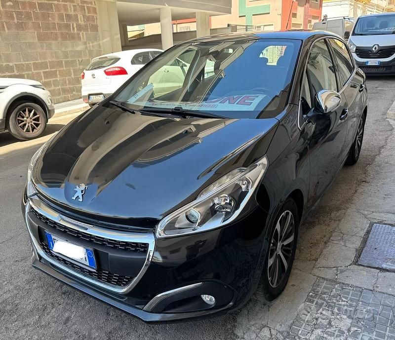 Usata Peugeot 208 Active 75 CV (55 kW) 2016 Nero Utilitaria