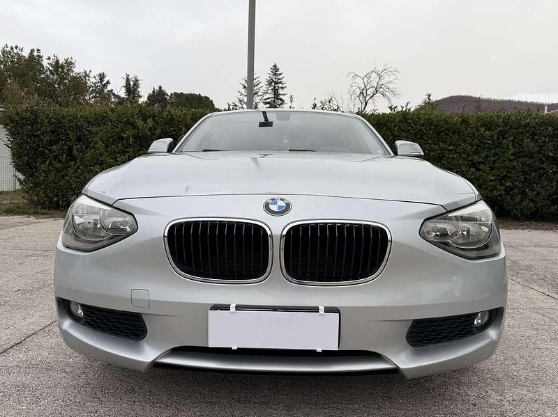 Usata BMW 116 116 CV (85 kW) 2012 Argento Utilitaria