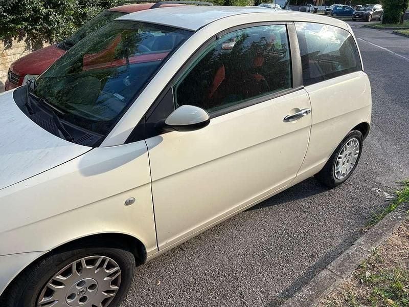 Giallo Usata 2005 Lancia Ypsilon Due volumi | 2000 € (Super prezzo) - Immagine 1/4