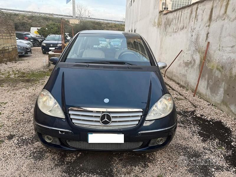 Usata Mercedes A180 Elegance 110 CV (80 kW) 2005 Blu Berlina