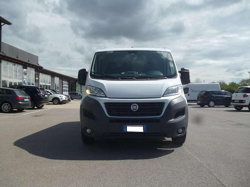 Bianco Usata 2021 Fiat Ducato Furgone | 16.500 € (Buon prezzo) - Immagine 1/4