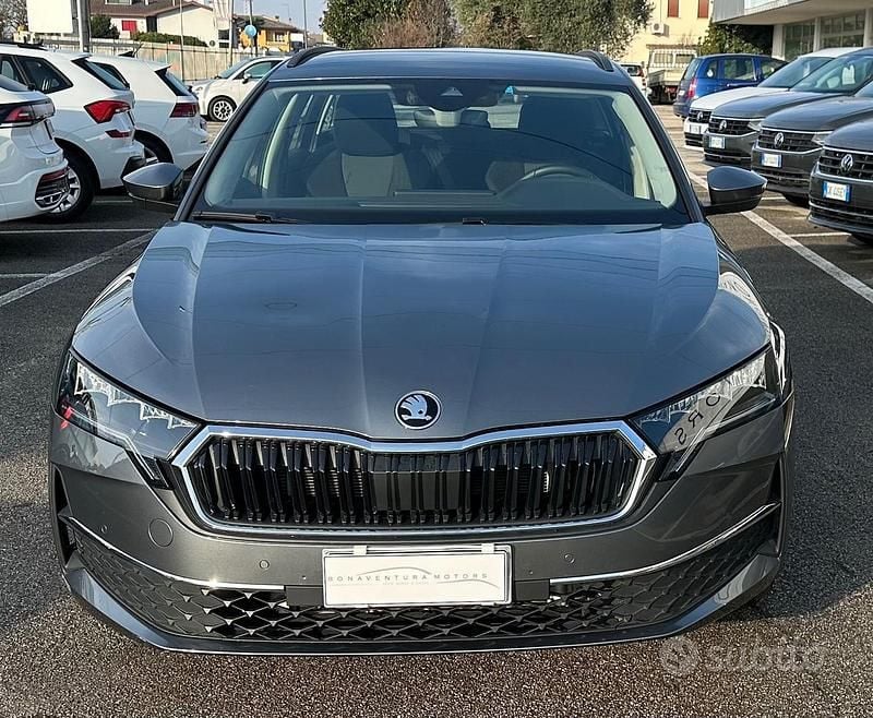 Occasion Skoda Octavia 150 ch (110 kW) 2024 Gris Break