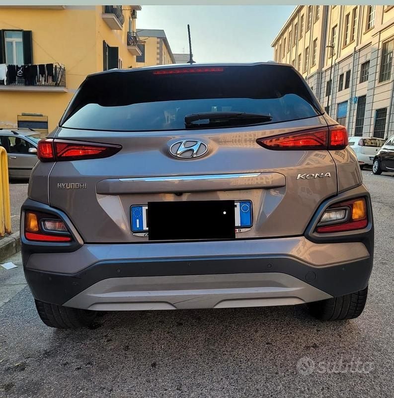 Usata Hyundai Kona Xpossible 120 CV (88 kW) 2018 Grigio SUV