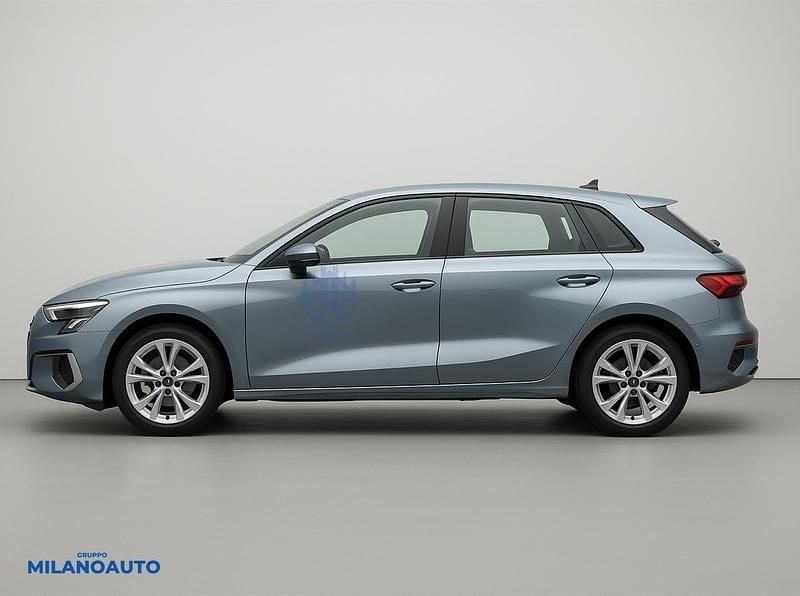 Begagnad Audi A3 Sportback Advanced Plus 150 HK (110 kW) 2024 Grå Halvkombi