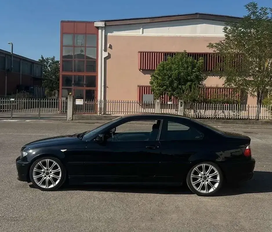 Usata BMW 320 Efficient Dynamics 150 CV (110 kW) 2005 Nero Coupé