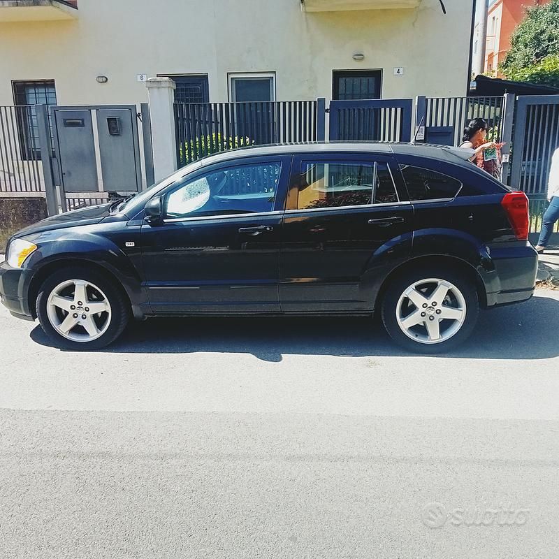 Usata Dodge Caliber SXT 140 CV (102 kW) 2009 Nero Utilitaria