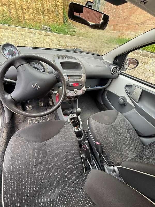 Usata Peugeot 107 Access 68 CV (50 kW) 2010 Bianco Utilitaria