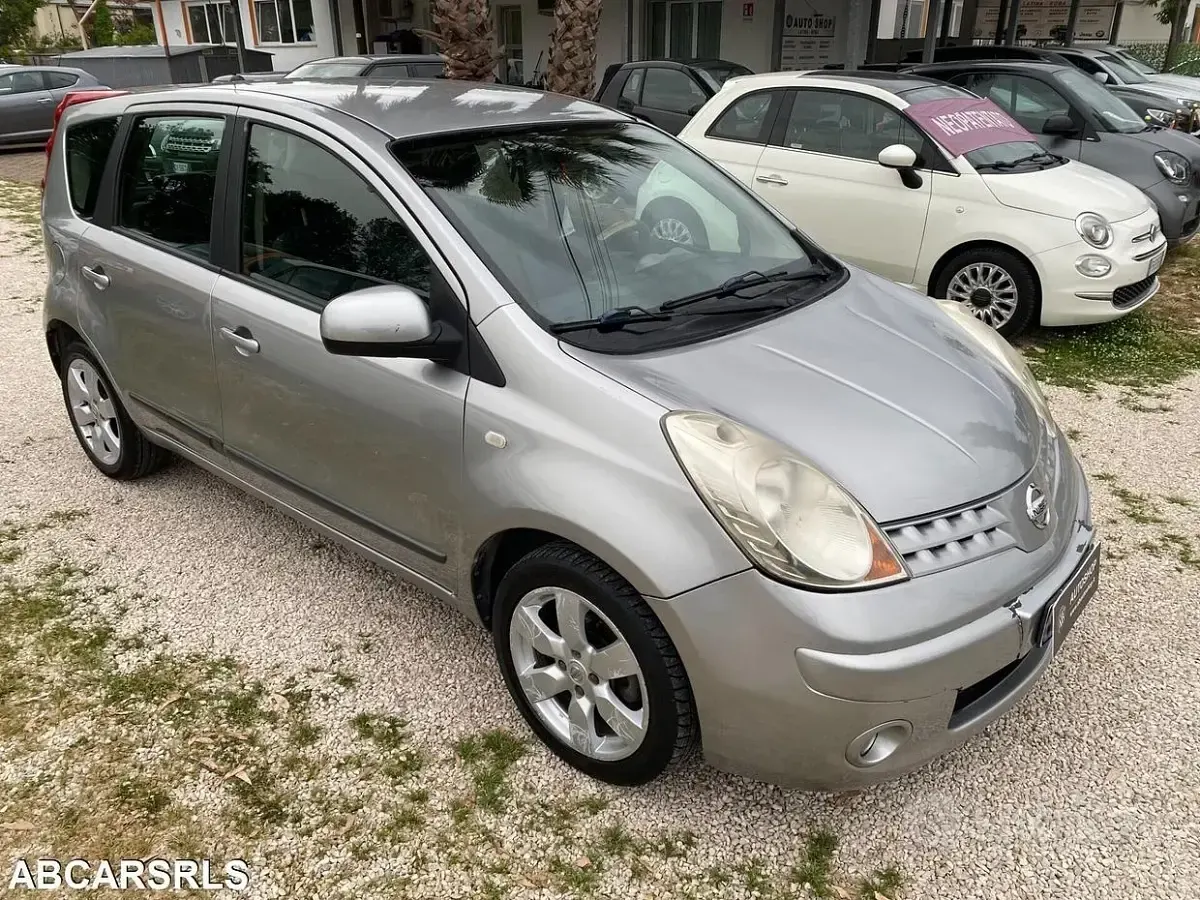 Usata Nissan Note Tekna 87 CV (63 kW) 2008 Grigio chiaro Utilitaria