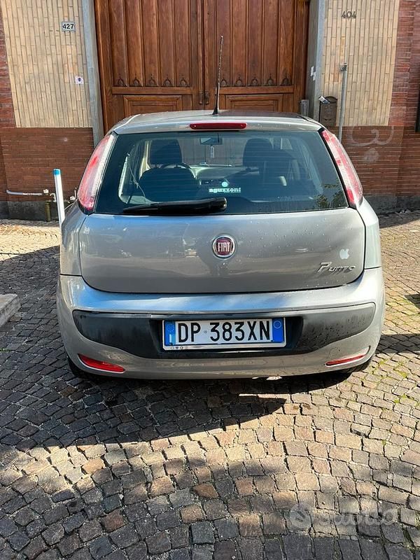 Usata Fiat Grande Punto 75 CV (55 kW) 2008 Grigio Utilitaria