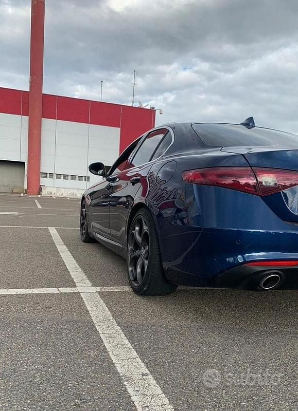 Usata Alfa Romeo Giulia Super 180 CV (132 kW) 2018 Blu Berlina