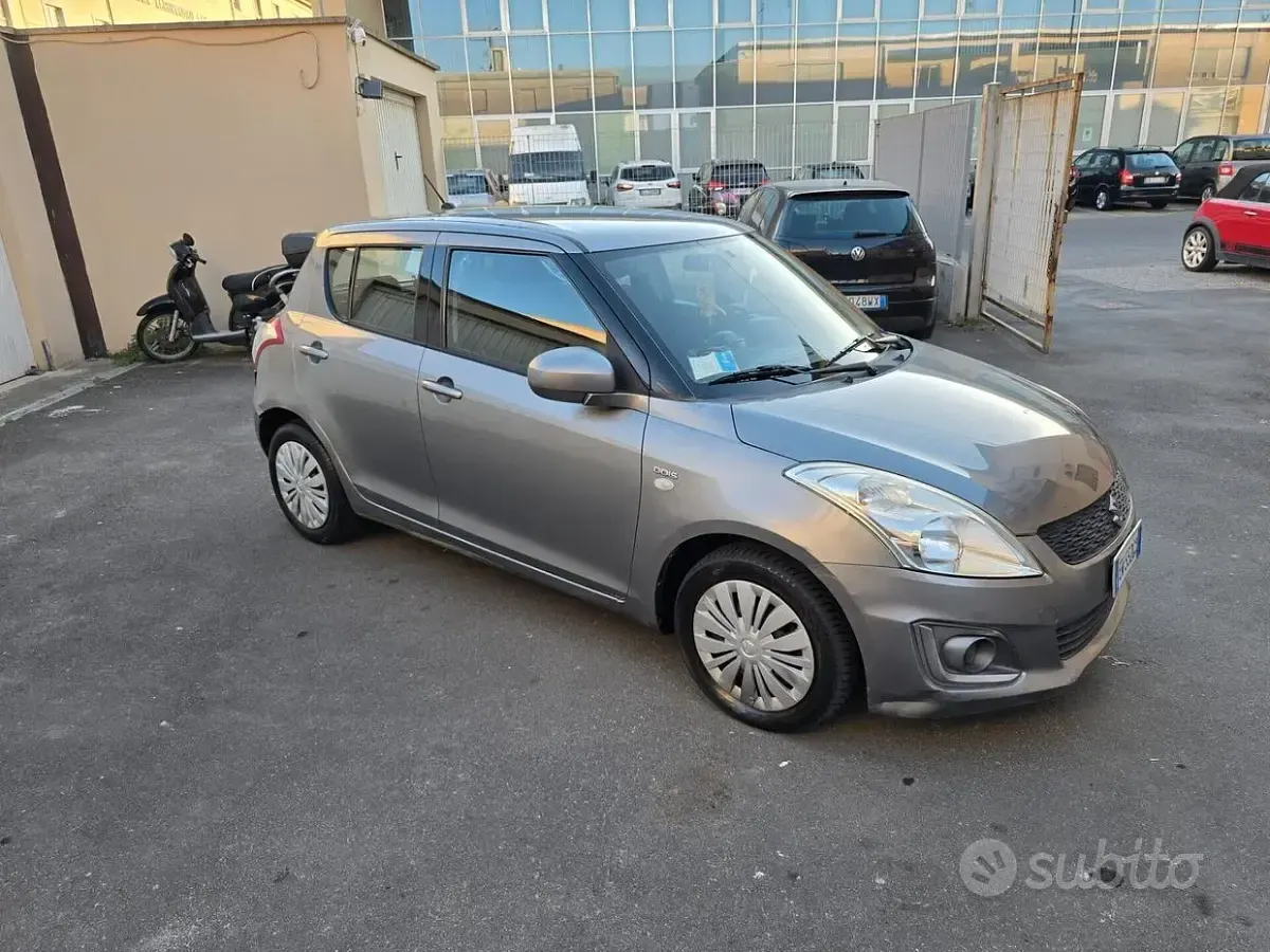 Usata Suzuki Swift Cool 75 CV (55 kW) 2014 Grigio Utilitaria