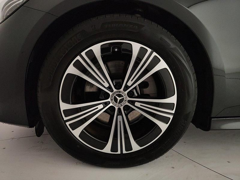 Usata Mercedes 220 Advanced 197 CV (144 kW) 2024 Nero Station wagon