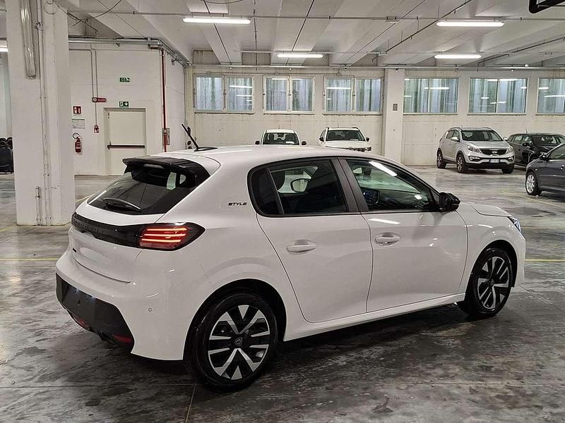 Nuova Peugeot 208 Style 75 CV (55 kW) 2025 Bianco banchisa pastello Utilitaria