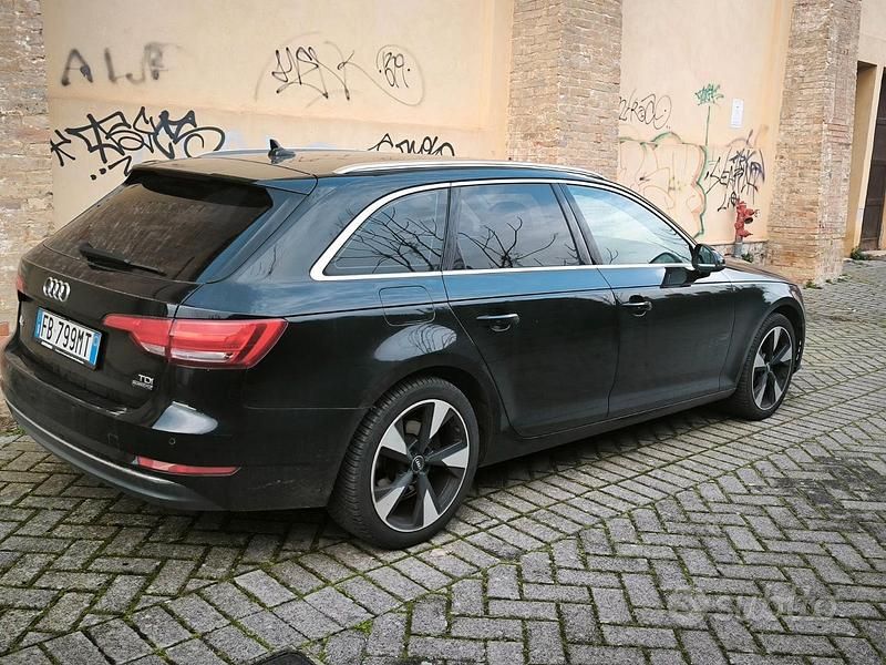 Usata Audi A4 Sport 190 CV (139 kW) 2015 Nero Station wagon