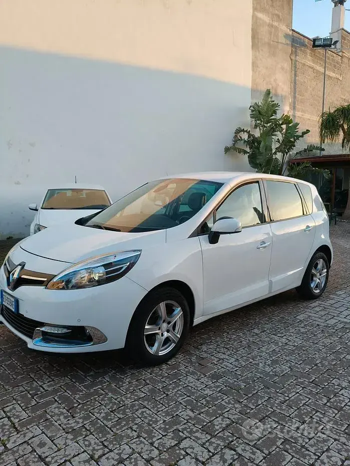 Usata Renault Scenic E-Tech XMOD 110 CV (80 kW) 2014 Bianco Monovolume