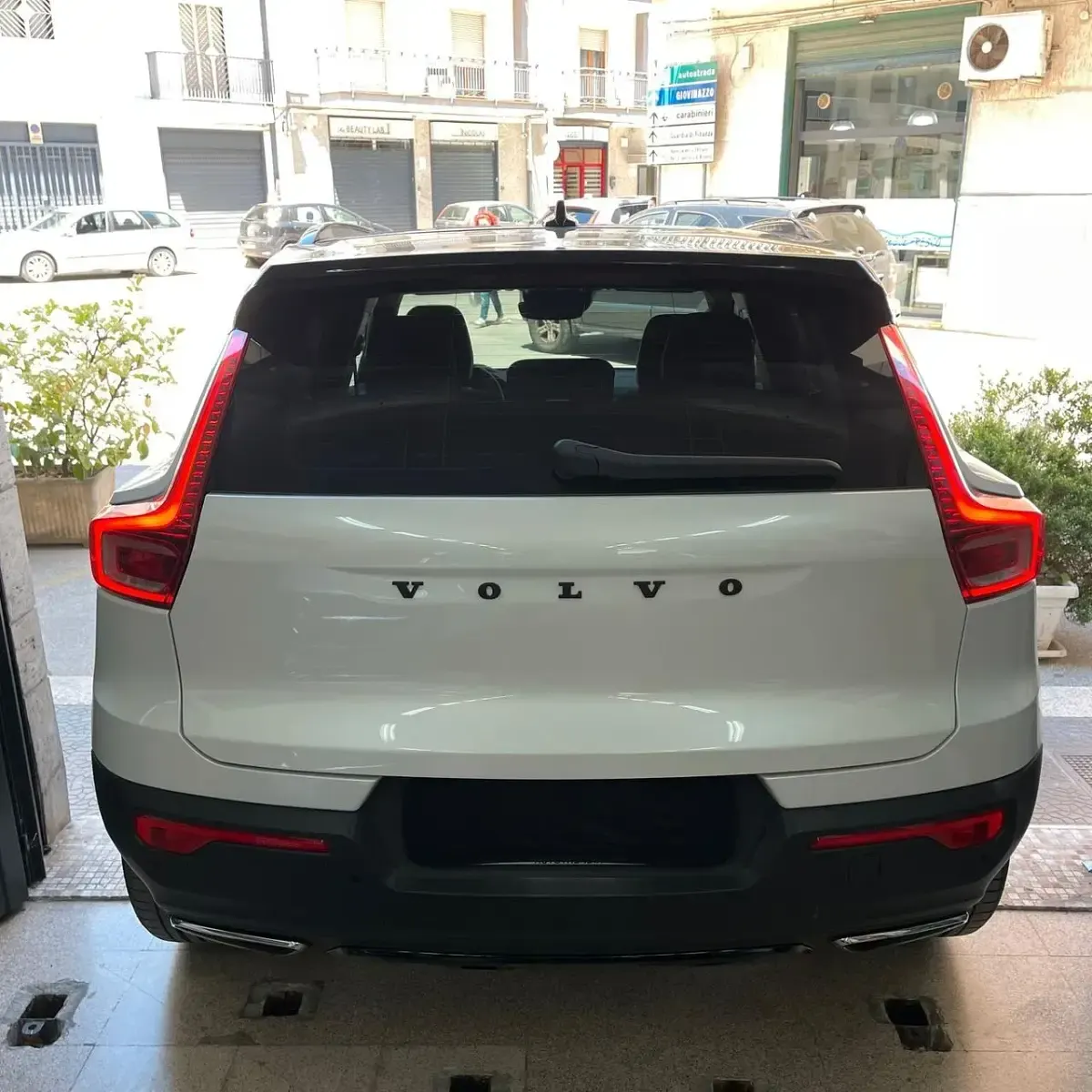 Occasion Volvo XC40 R-Design 149 ch (109 kW) 2019 Blanc SUV