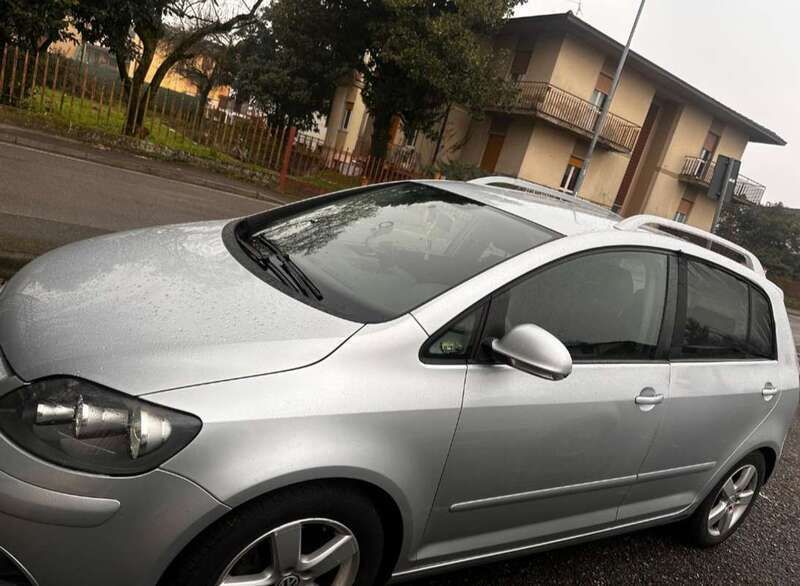 Usata 2008 VW Golf Plus Sportline Monovolume | 3300 € (Buon prezzo) - Immagine 1/4