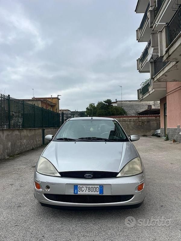 Usata Ford Focus 2000 Grigio Berlina