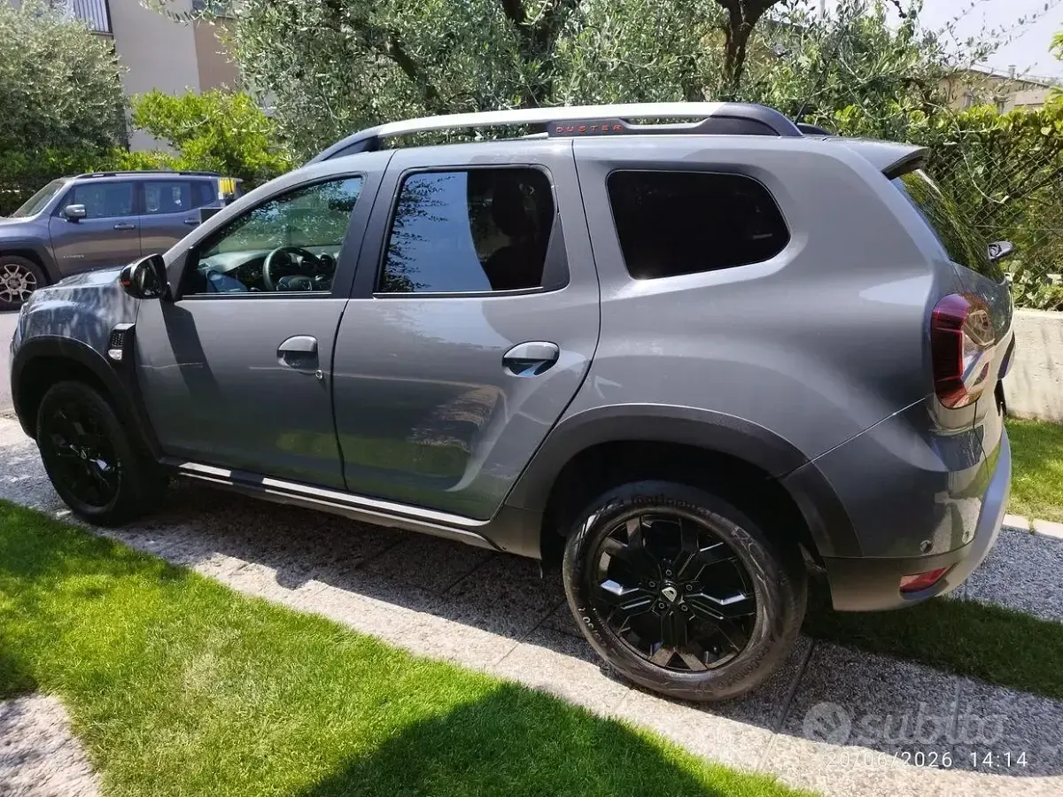 Usata Dacia Duster Extreme 100 CV (73 kW) 2022 Grigio SUV