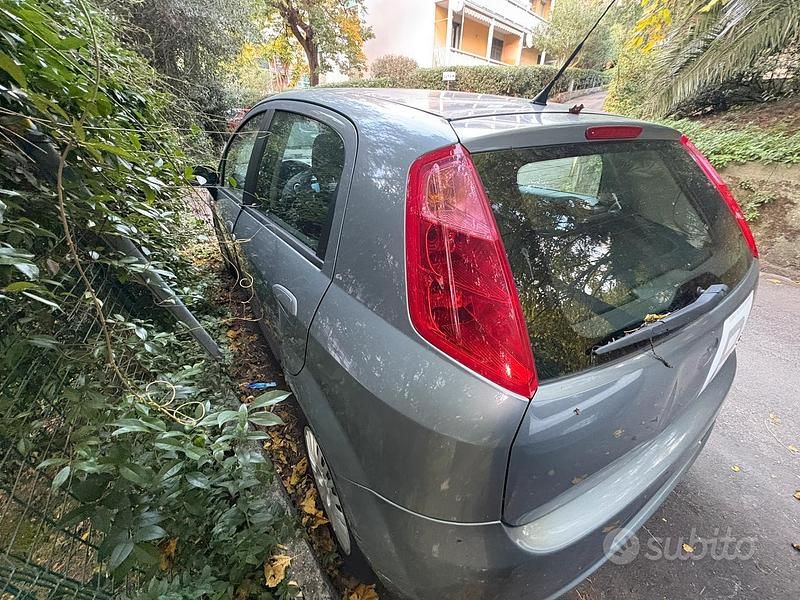 Usata Fiat Grande Punto 78 CV (57 kW) 2006 Utilitaria