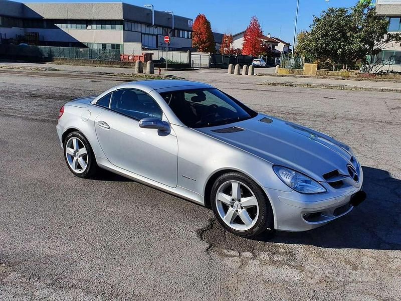 Usata Mercedes SLK200 Chrome 163 CV (119 kW) 2006 Grigio Cabrio