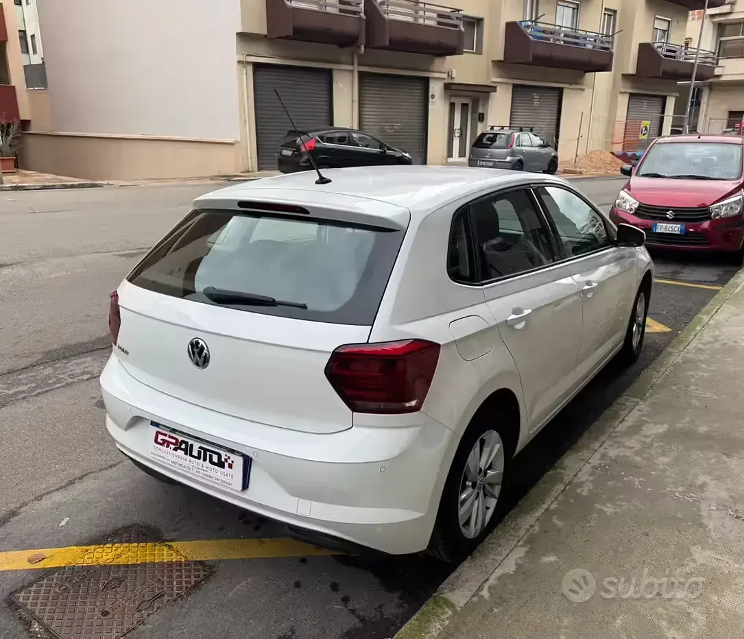 Begagnad VW Polo Highline 95 HK (69 kW) 2020 Svart Halvkombi