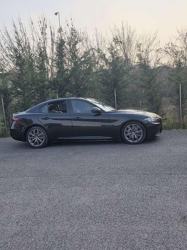 Usata Alfa Romeo Giulia 150 CV (110 kW) 2017 Berlina