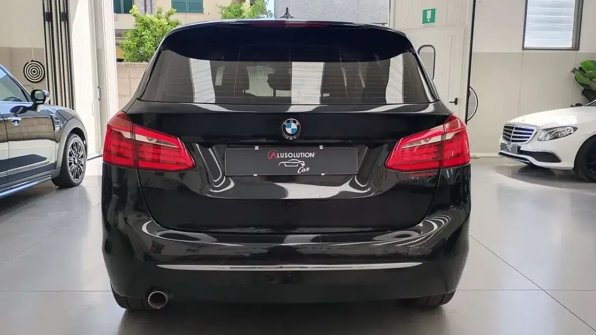Usata BMW 218 Active Tourer Luxury Line 150 CV (110 kW) 2018 Nero Monovolume