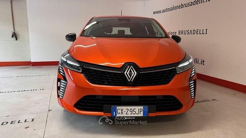 Usata Renault Clio V Evolution 67 CV (49 kW) 2024 Arancione Berlina
