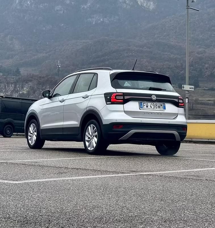 Usata VW T-Cross 95 CV (69 kW) 2019 Argento SUV